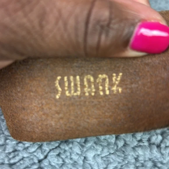 SWANK Brown Leather Belt with Gold Buckle - Picture 4 of 4